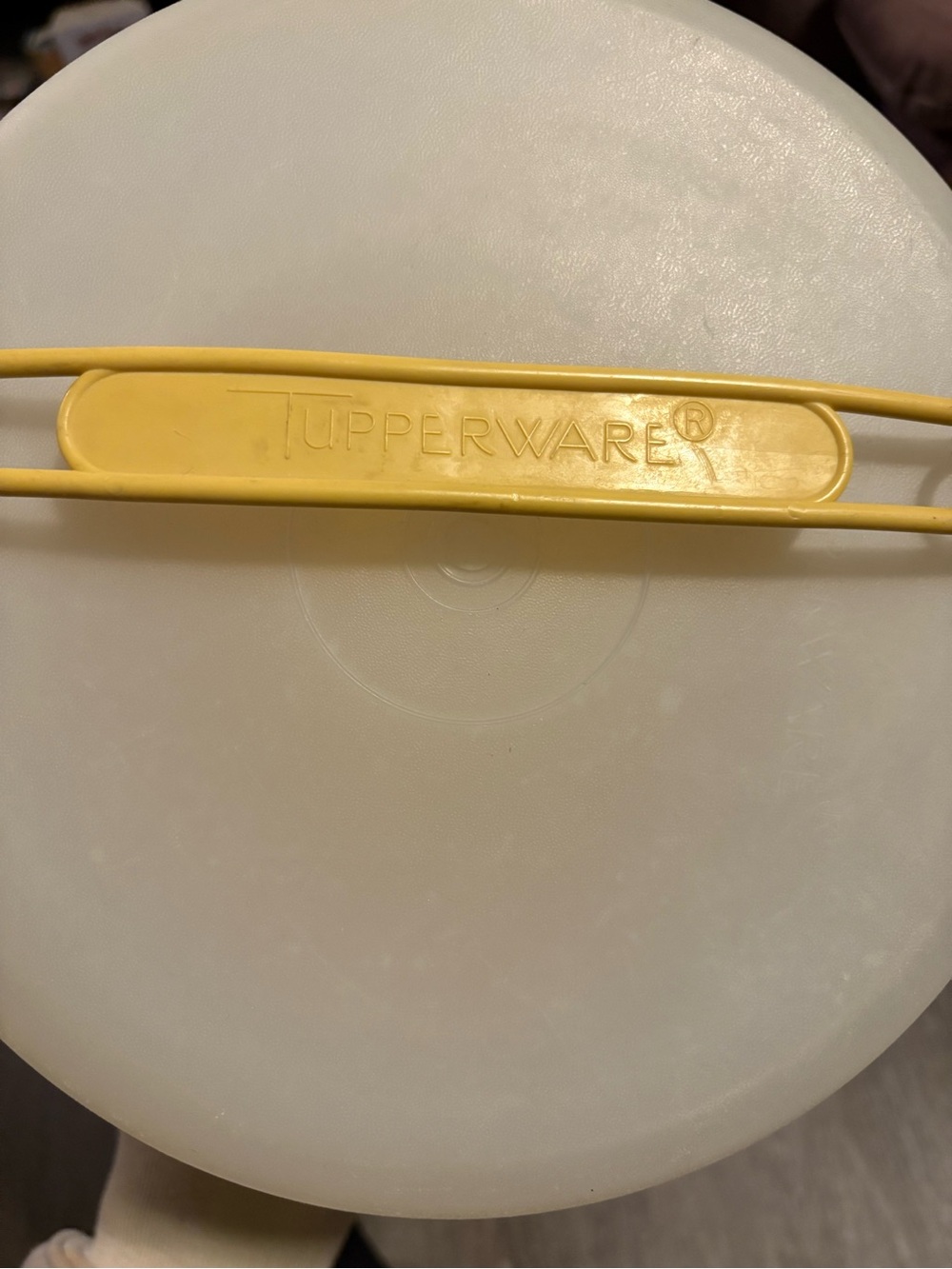 Tupperware Yellow Snap-Lid Kitchen Bucket - Picture 5 of 6